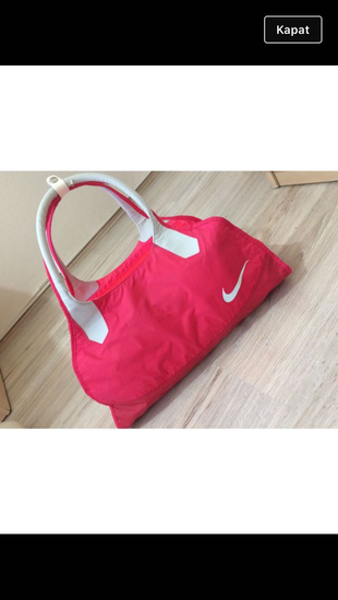 Narçiçeği rengi nike orijinal çanta yüzmeye giderken kullandığım