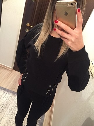 Siyah kısa altı çapraz detaylı sweatshirt