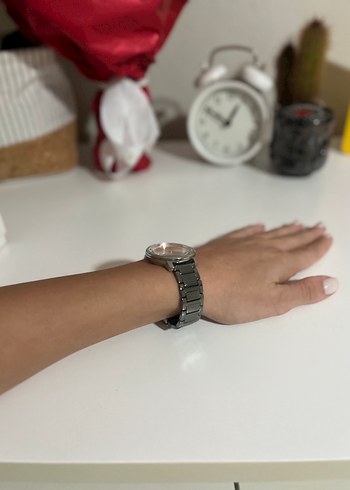 Beden gri Renk Ferrucci Zincir Detaylı Bej Kadın Kol Saati