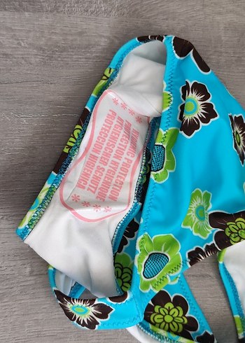 Turkuaz Çiçek Desenli Bikini Takimi - Görsel 4