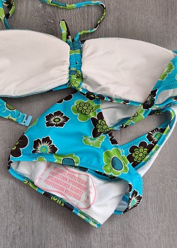 Turkuaz Çiçek Desenli Bikini Takimi - Görsel 2