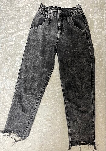 Bel detaylı jean