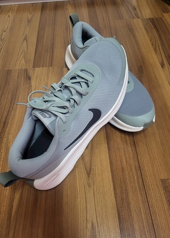 NIKE Gri Bağcıklı Spor Ayakkabı - Görsel 5