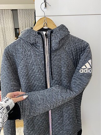 İçi polar adidas ceket 2-3 kez giyildi