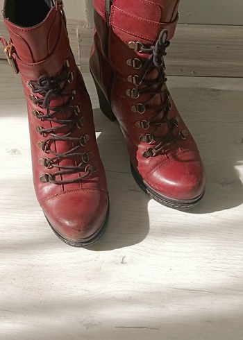 Bordo Deri Tokalı Topuklu Kadın Bot - Görsel 2