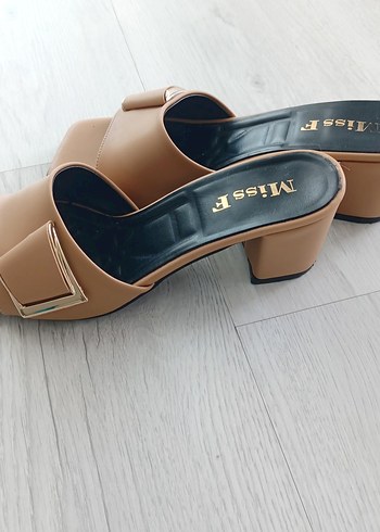 Zara Bej Kadın Topuklu Terlik