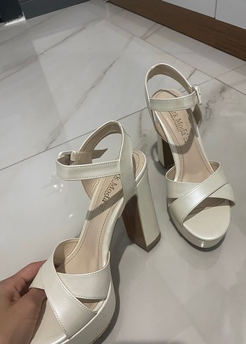 Beyaz Platform Topuklu Kadın Abiye Ayakkabı - Görsel 3