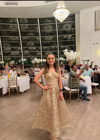 İnce Askılı Parlak Bej Uzun Abiye Elbise - Görsel 3