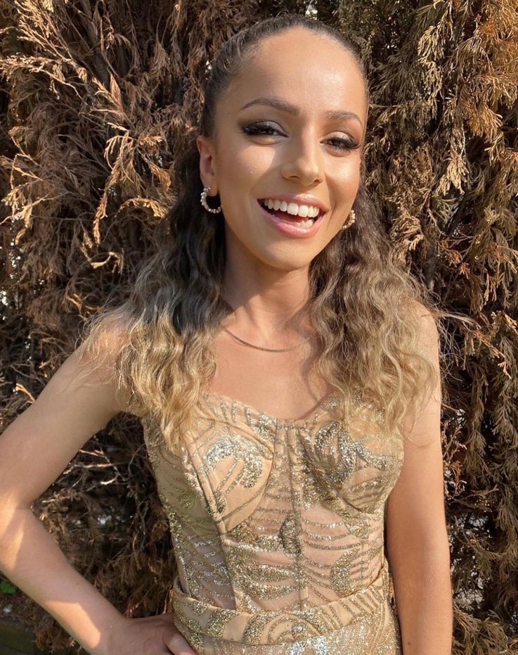 İnce Askılı Parlak Bej Uzun Abiye Elbise - Görsel 2