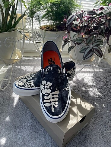 Vans Özel Seri Lacivert çicekl41 numara