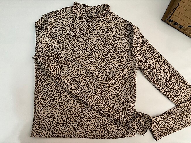 Stradivarius Stradivarius leopar desenli bluz