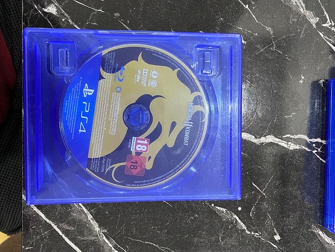 MORTAL KOMBAT