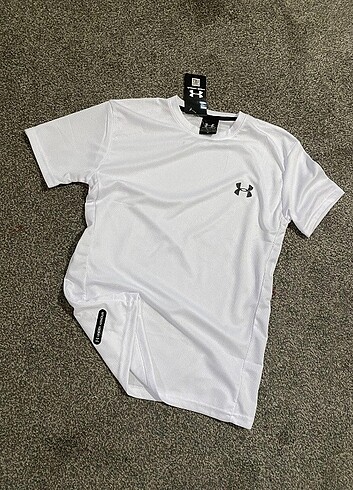 UNDER ARMOUR TİŞÖRT 