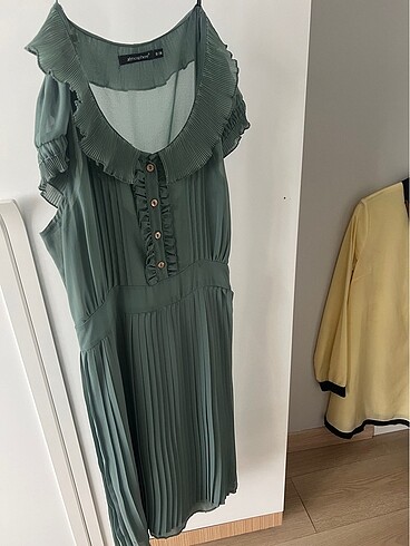 Diğer Yosun yeşili kısa abiye