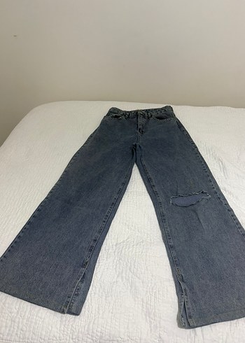 Mavi Yırtık Detaylı Bol Kesim Kadın Jean - Görsel 2