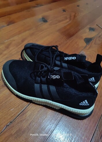 38 Beden siyah Renk Adidas marka spor ayakkabı 