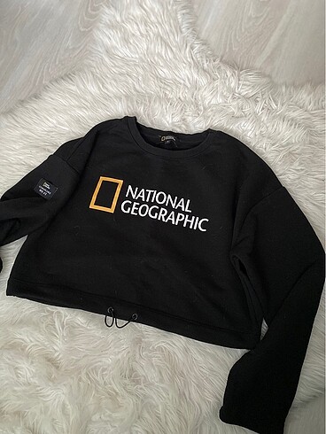 National geographic crop sweat