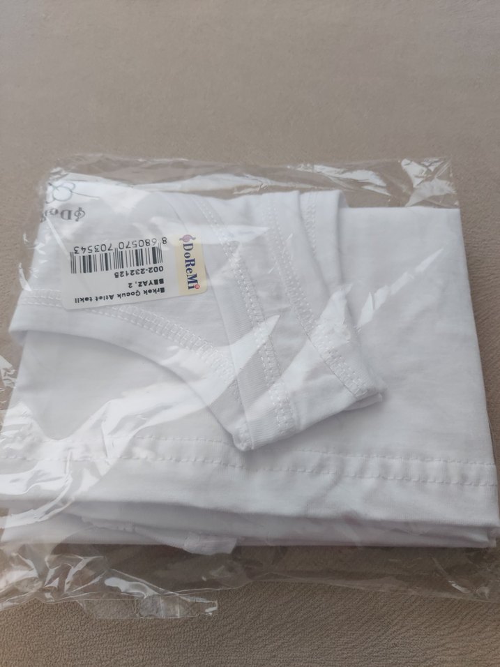 Beyaz Çocuk Atlet - Görsel 3