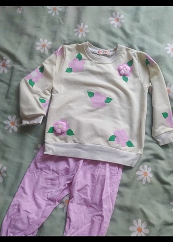 Pembe Çiçek Desenli Örgü Kız Bebek Takımı