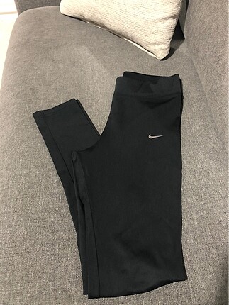 Nike Tayt