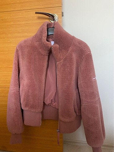 Bershka Peluş Mont