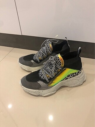 Siyah bambi sneaker 37 numara desenli