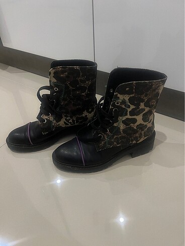 Hotiç Hotiç 37 numara leoparlı siyah bot