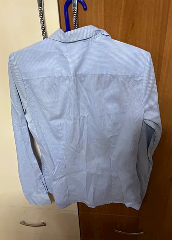 34 Beden Mavi Çizgili V Yaka Denim Gömlek