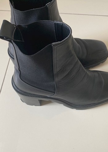 Zara Siyah Deri Kadın Topuklu Bot