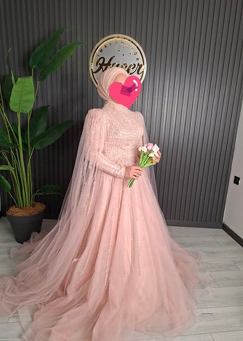Pembe Çiçekli Uzun Kollu Tesettür Nişan Elbisesi