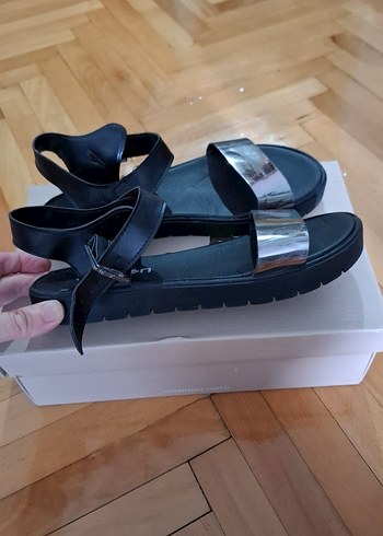 Koton Kadın Siyah Dolgu Topuklu Sandalet