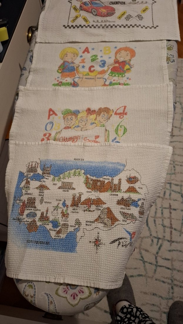 Çocuklar için çok renkli beslenme örtüsü - Görsel 5