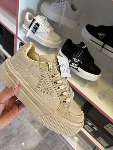 37 Beden ten rengi Renk Prada bej Spor