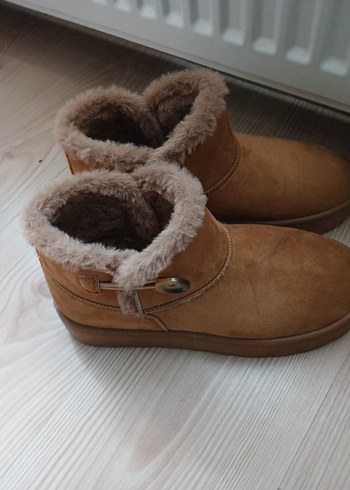 Kürklü Bej Süet Kadın Dolgu Topuk Bot - Görsel 2