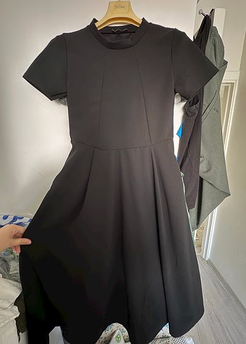 Siyah Midi Ofis Elbisesi