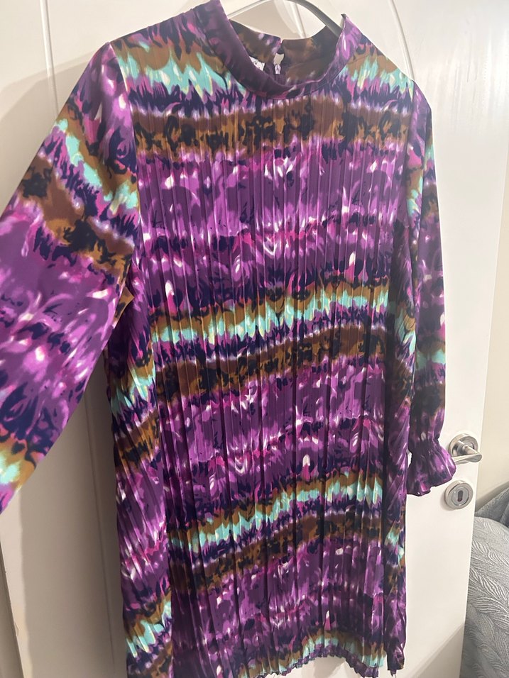 Mor Pilili Uzun Kol Bağlama Desenli Elbise - Görsel 3