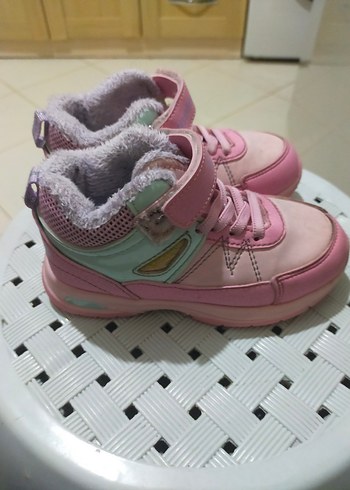 Kız Çocuk Pembe Bağcıklı ve Cırtlı Bot - Görsel 2