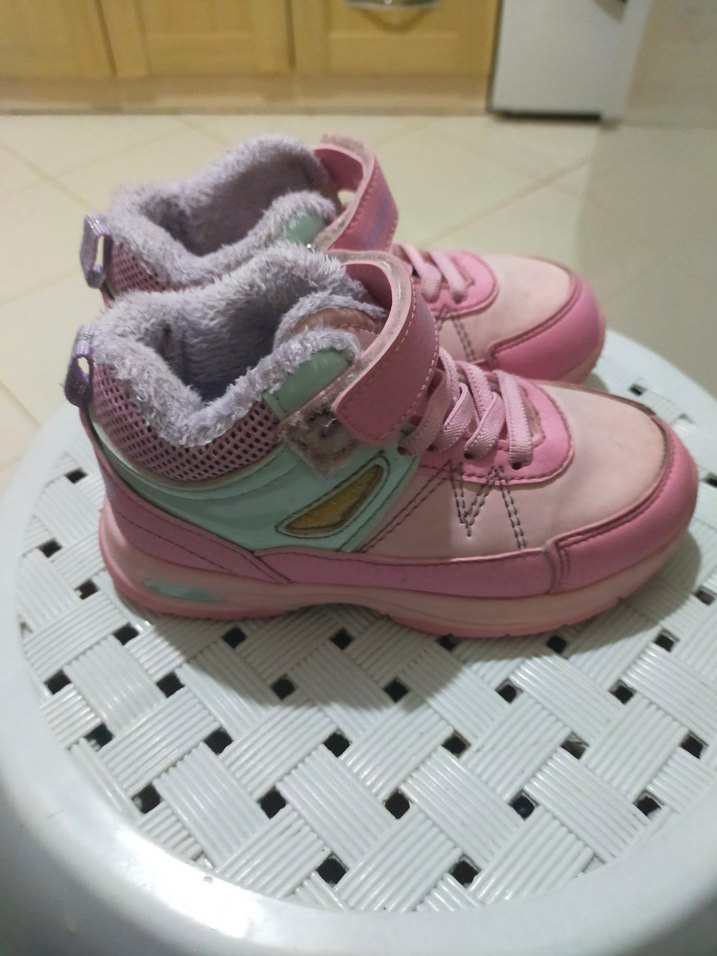 Kız Çocuk Pembe Bağcıklı ve Cırtlı Bot - Görsel 2