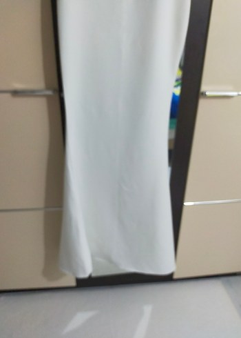 Beyaz Drapeli Uzun Kadın Abiye Elbise - Görsel 2