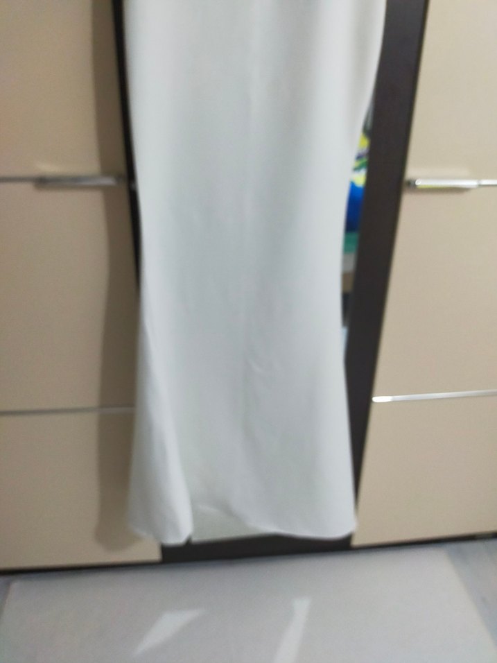 Beyaz Drapeli Uzun Kadın Abiye Elbise - Görsel 2