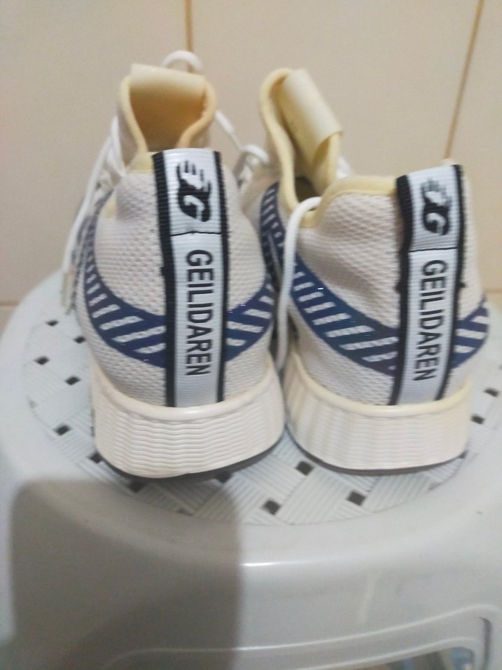 Beyaz Bağcıklı Elastik Spor Ayakkabı - Görsel 3