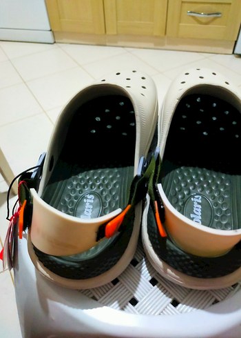 Crocs Erkek Beyaz Tokalı Sandalet - Görsel 3
