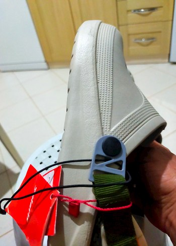 Crocs Erkek Beyaz Tokalı Sandalet - Görsel 4