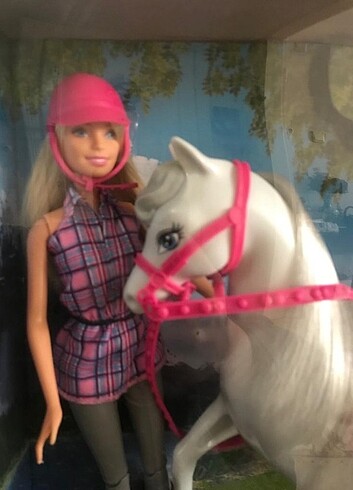 Barbie Barbie ve atı