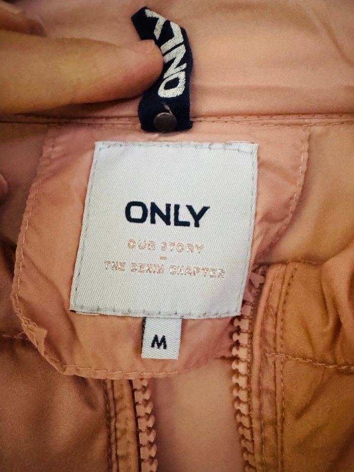 Bej Kapüşonlu Fermuarlı Kadın Mont - Görsel 3