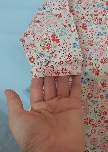 18-24 Ay Beden Çiçek Desenli Uzun Kollu Kız Bluzu