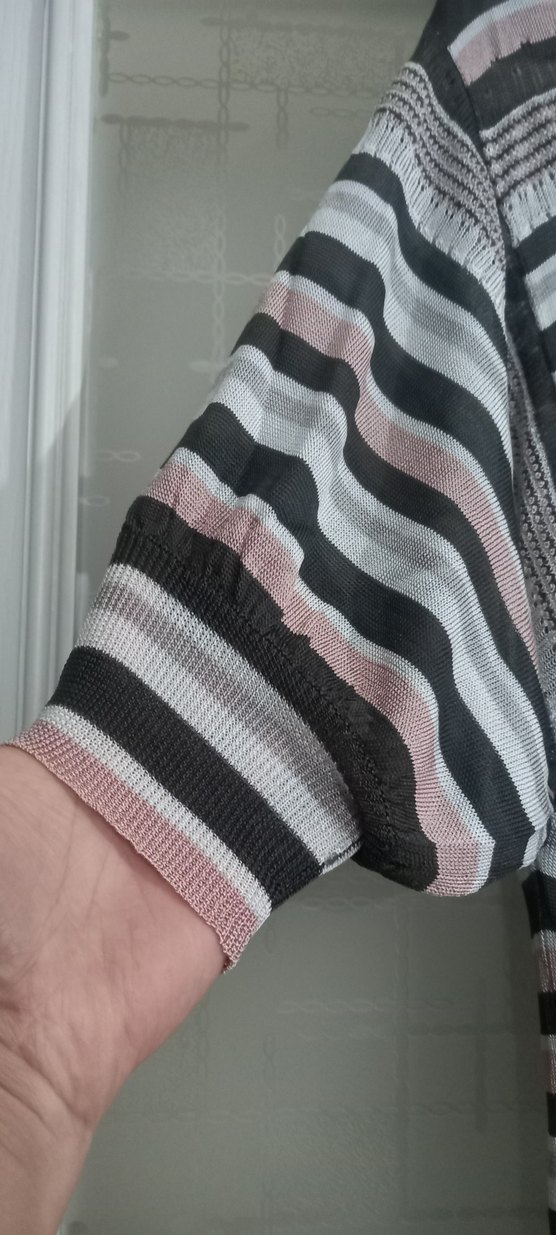 Gri Çizgili V Yaka Örgü Kadın Kazak - Görsel 3