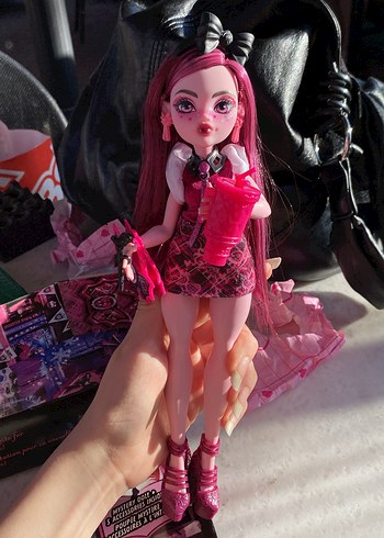 Monster High Buried Secrets Draculaura - Görsel 2