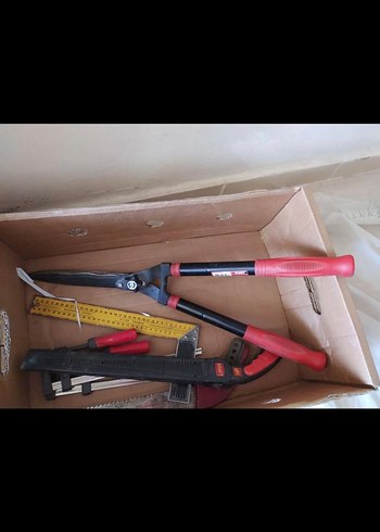 Kırmızı Saplı ÇİM Kesme Makası