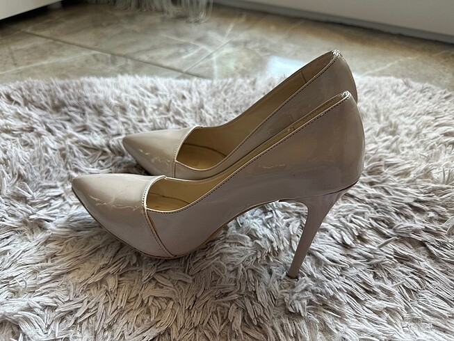 37 Beden ten rengi Renk Bej Stiletto